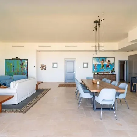 Exclusive Pool In Патра